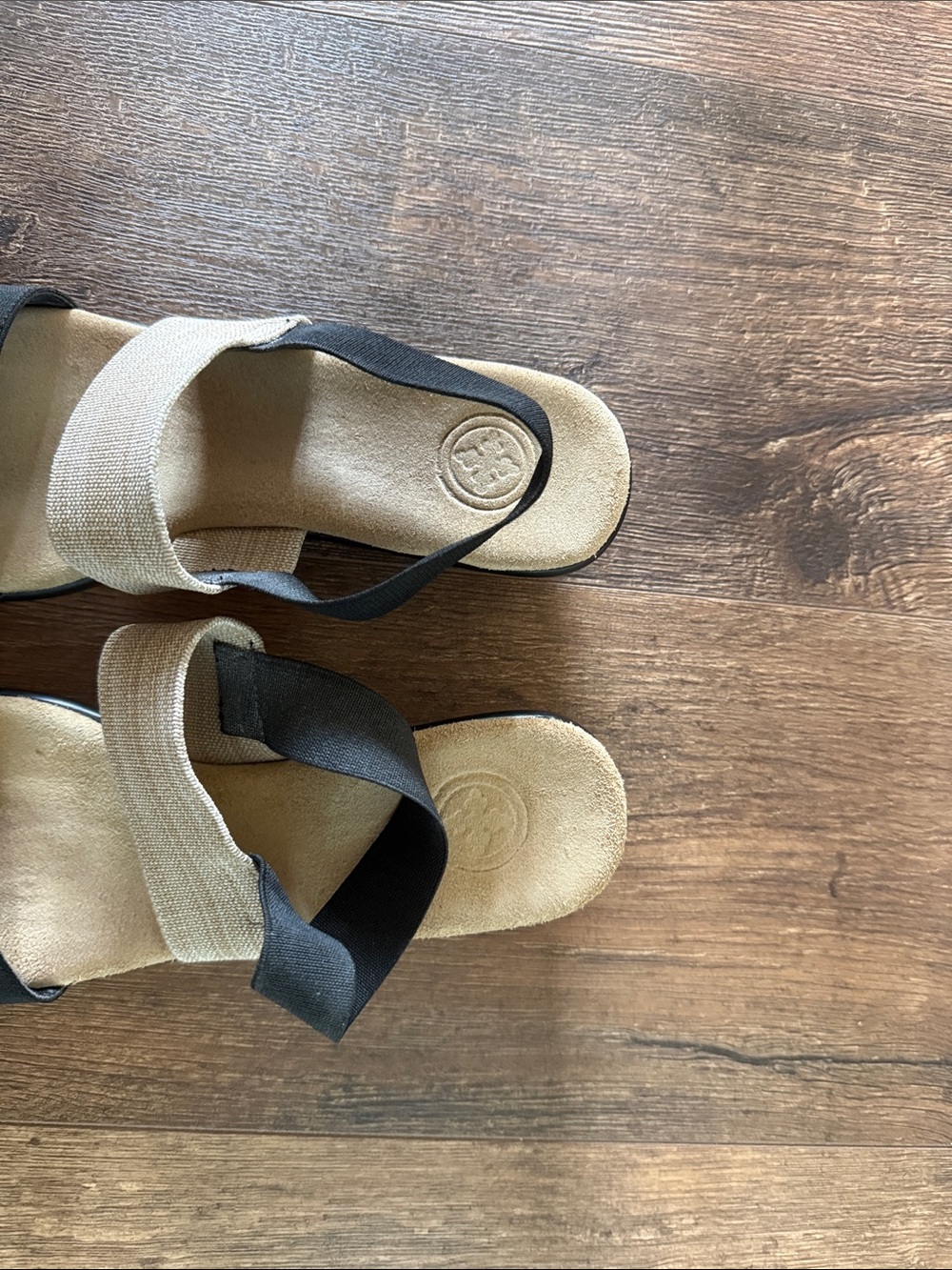 CHARLESTON SHOE CO. Cooper Low Wedge Size 10 Sandals Black/Linen - Picture 6 of 7